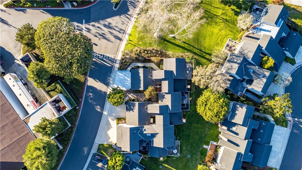 2766 Hillside Drive 16