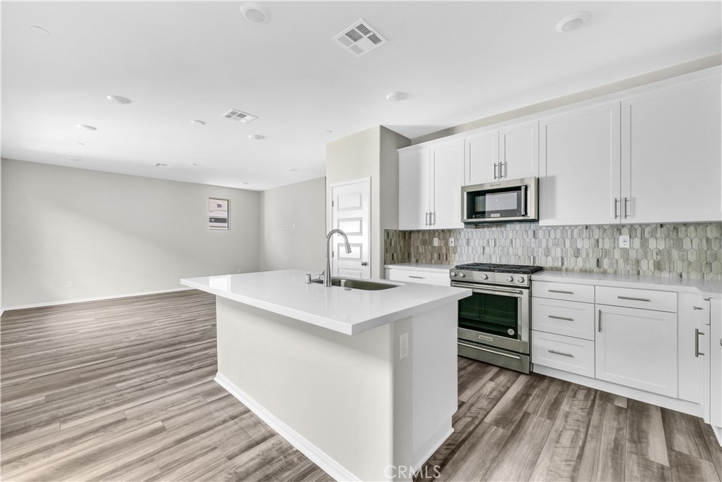 643 E Joseph Privado