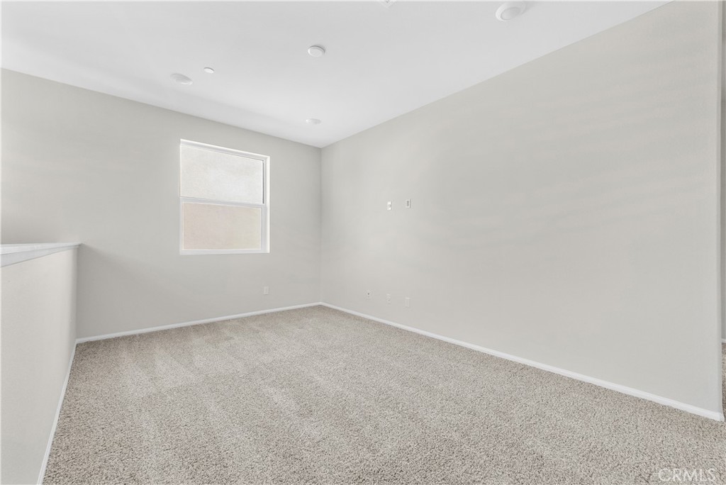 643 E Joseph Privado