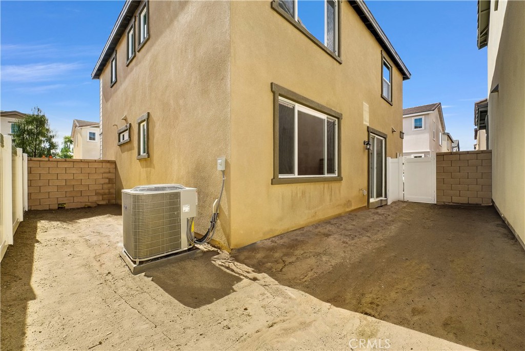 643 E Joseph Privado