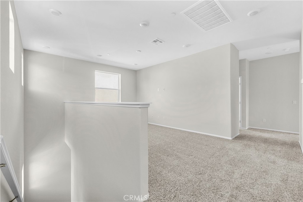 643 E Joseph Privado