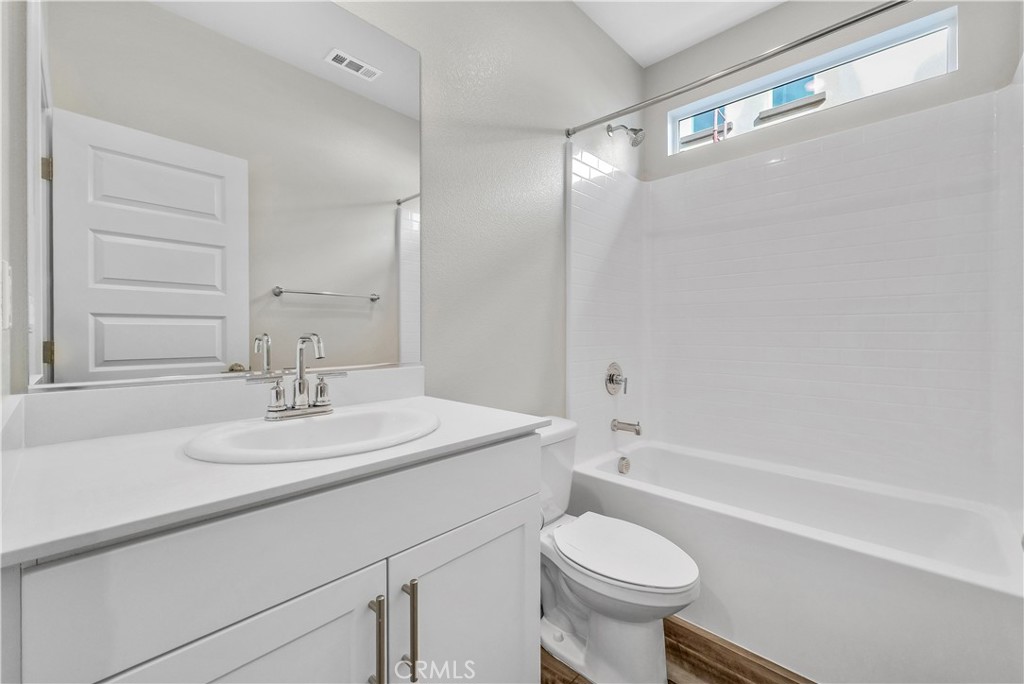 643 E Joseph Privado