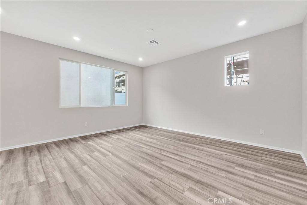 643 E Joseph Privado