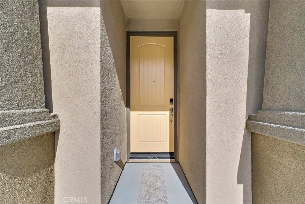 643 E Joseph Privado