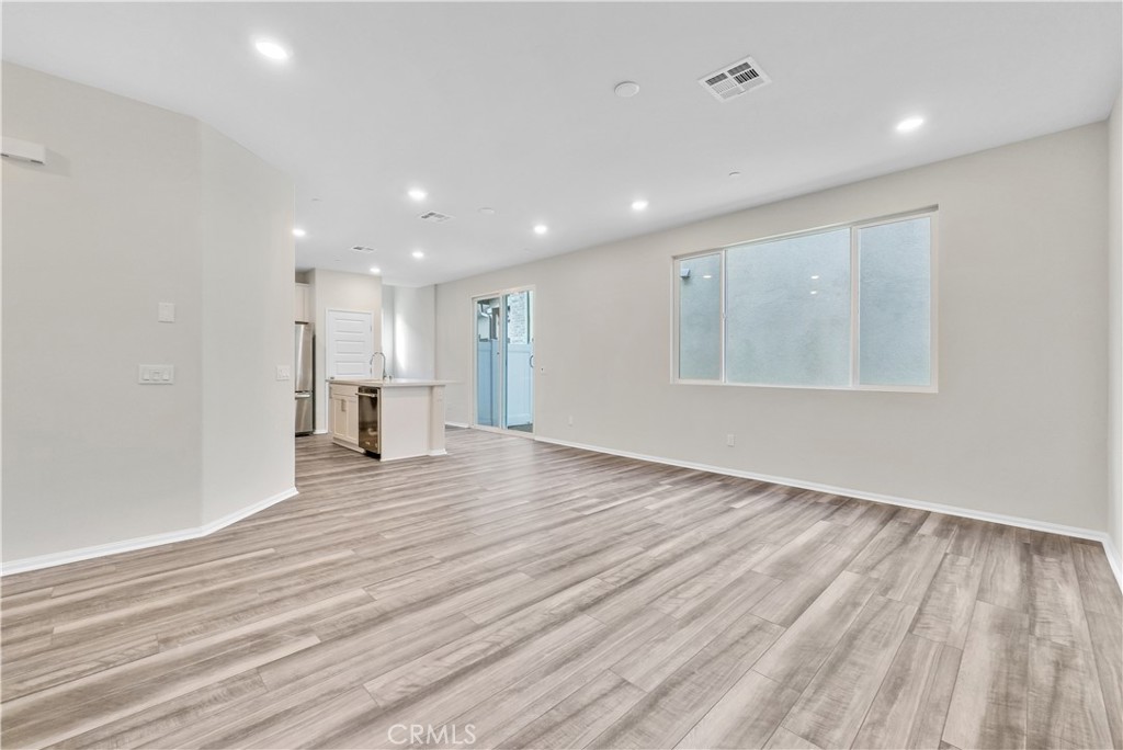 643 E Joseph Privado