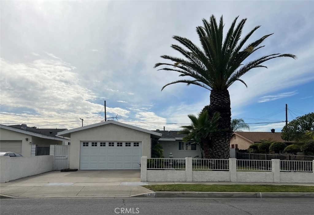 3387 Friendswood Avenue