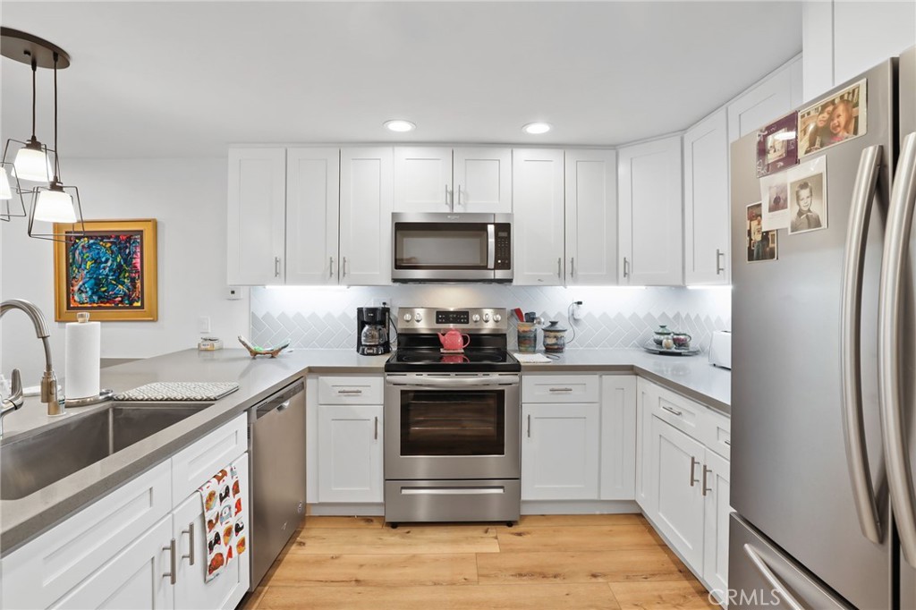 23551 Avenida La Caza 131