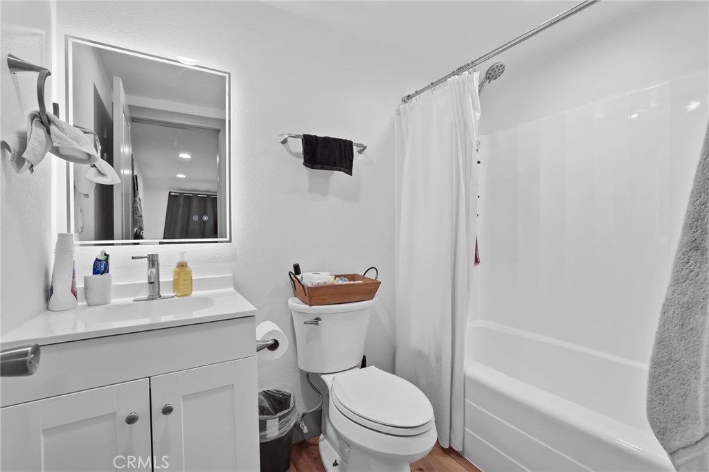 23551 Avenida La Caza 131