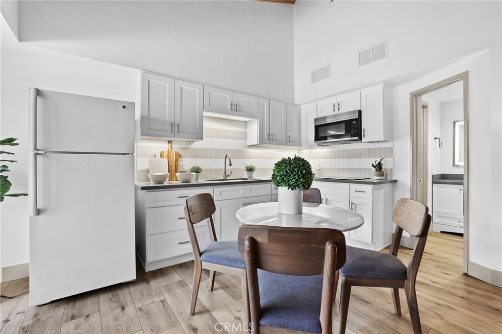 23551 Avenida La Caza 131