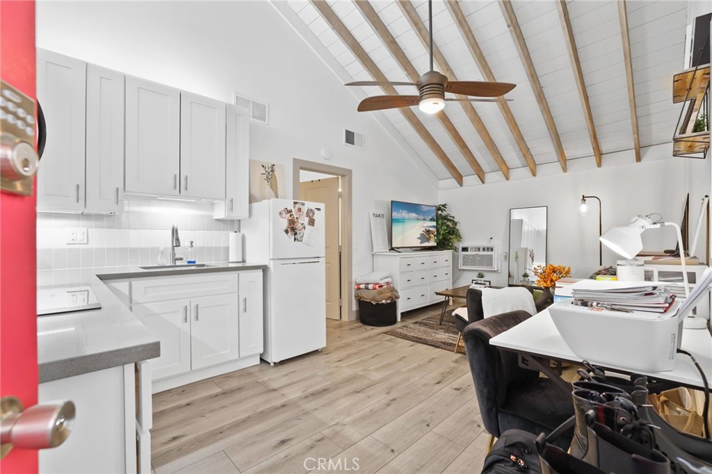 23551 Avenida La Caza 131