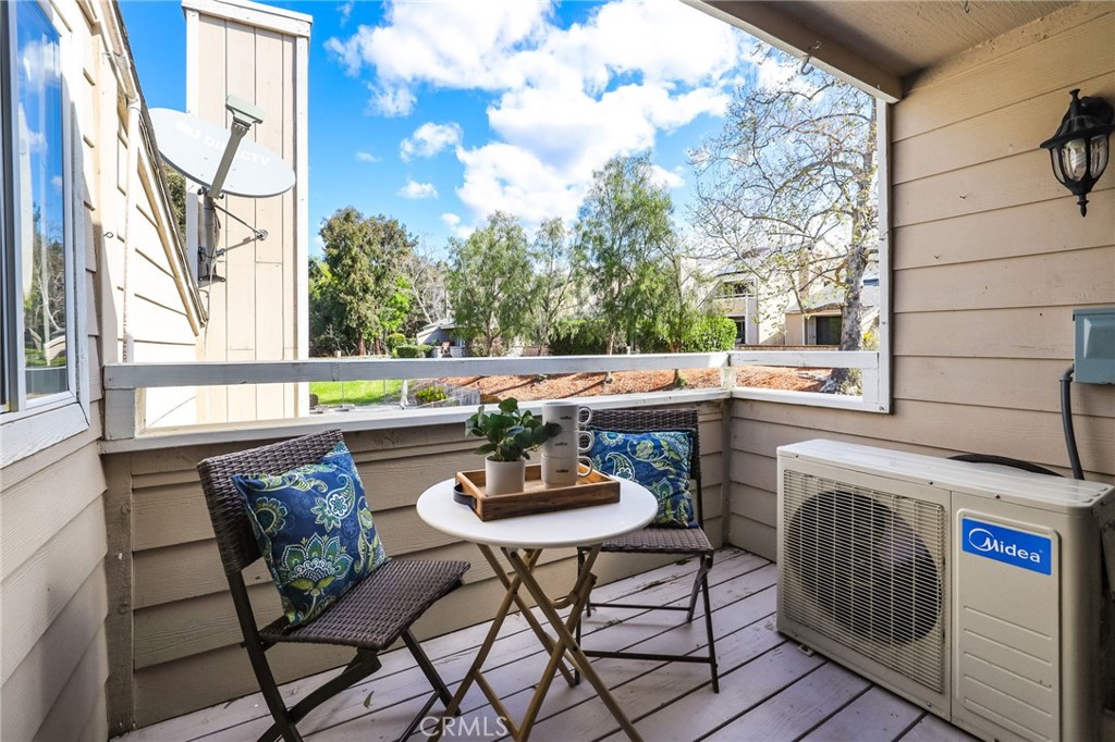 23551 Avenida La Caza 131