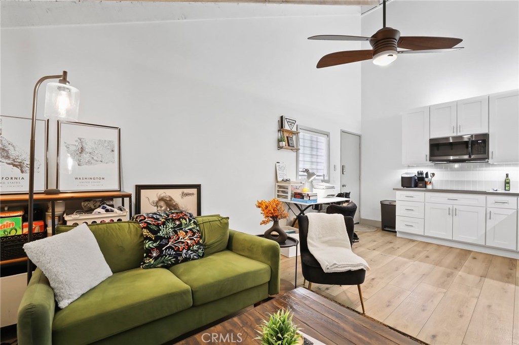 23551 Avenida La Caza 131