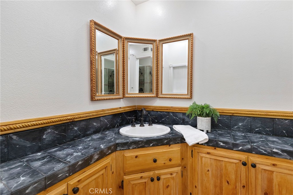 21730 Thistledown Circle