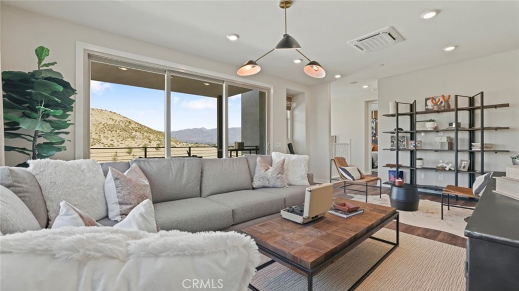 1245 Hollyleaf Terrace