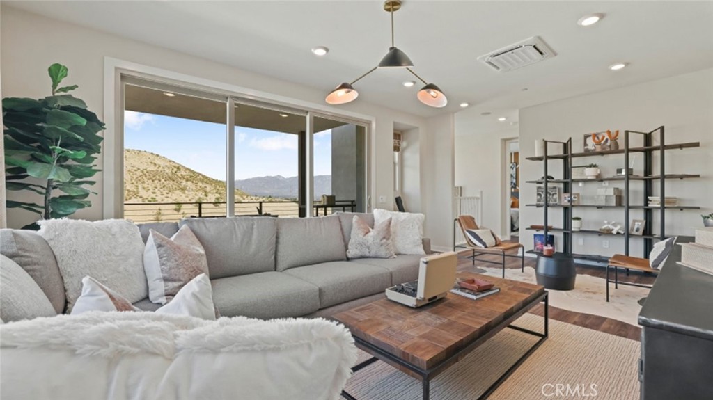 1245 Hollyleaf Terrace