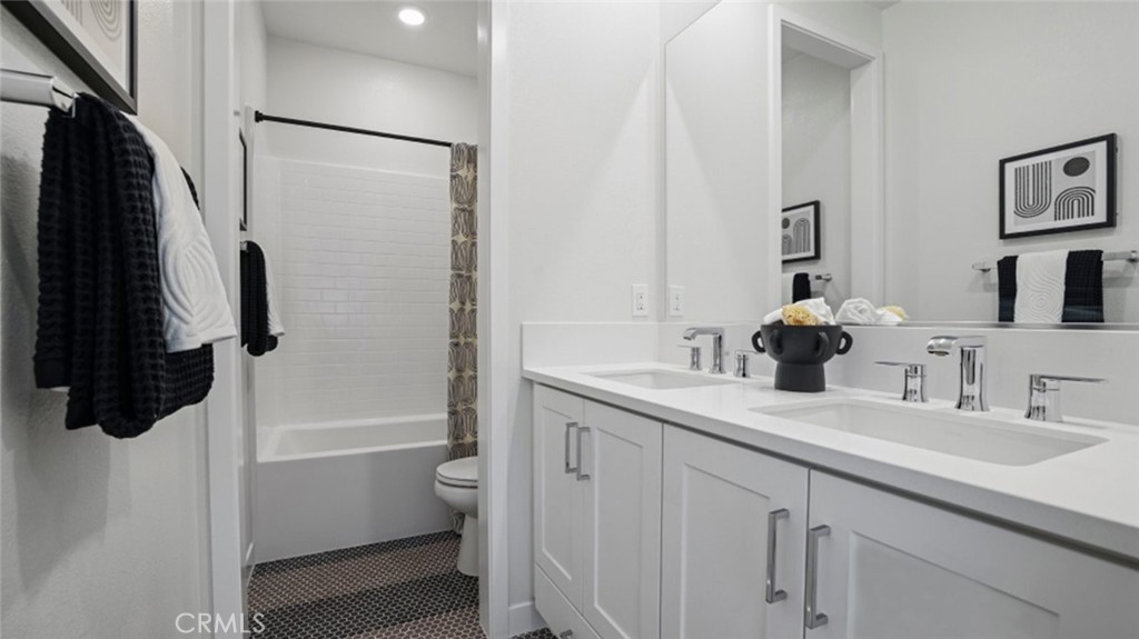 1295 Hollyleaf Terrace