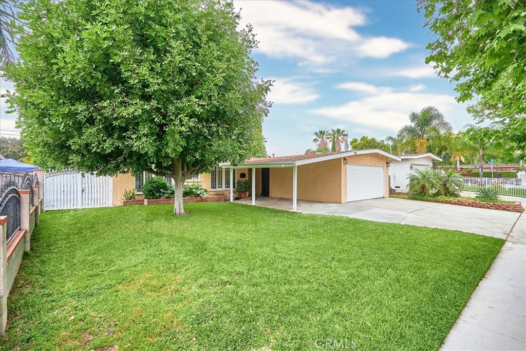 421 La Seda Road