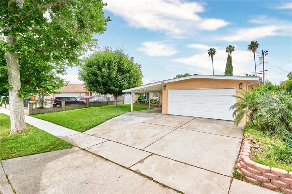 421 La Seda Road