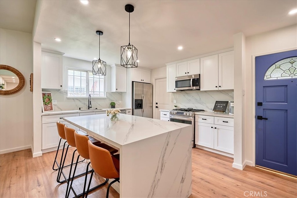 421 La Seda Road