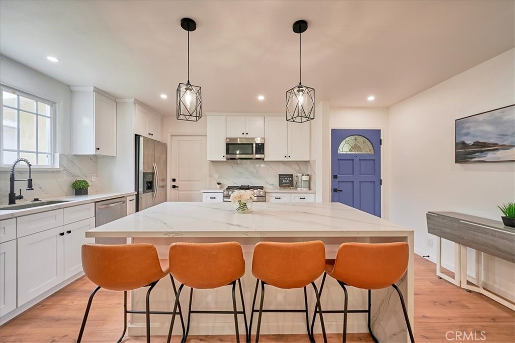 421 La Seda Road