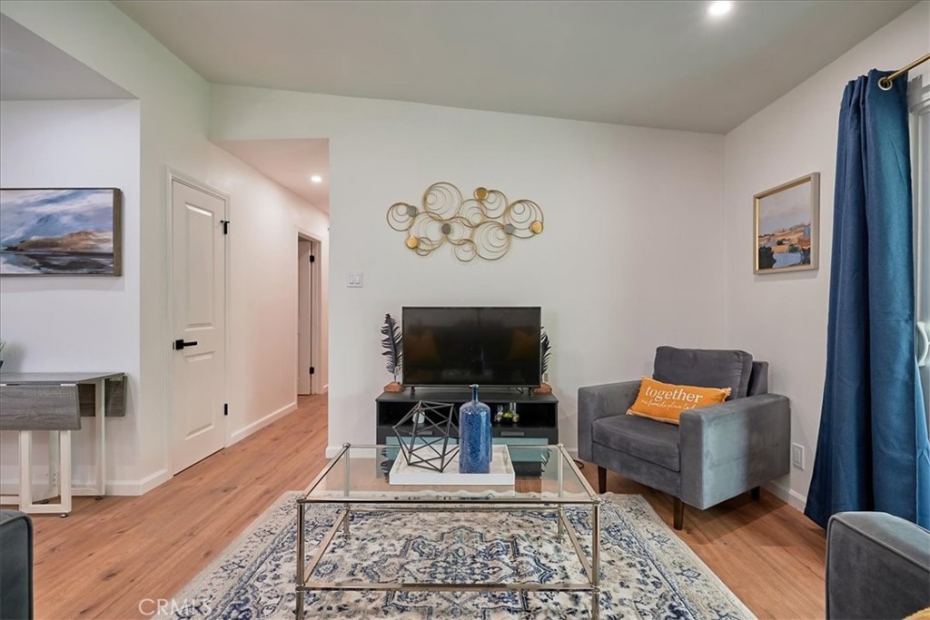 421 La Seda Road