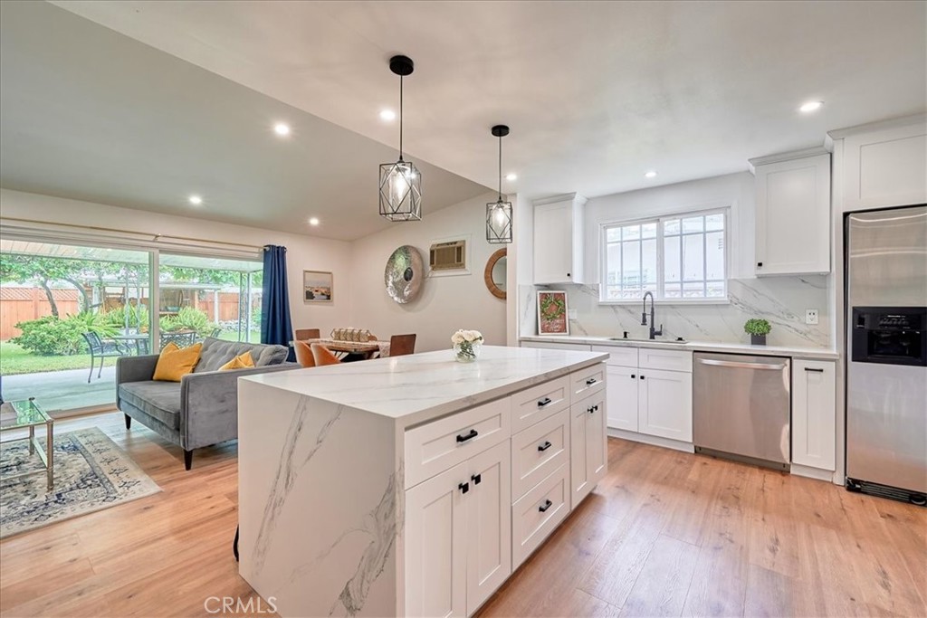 421 La Seda Road
