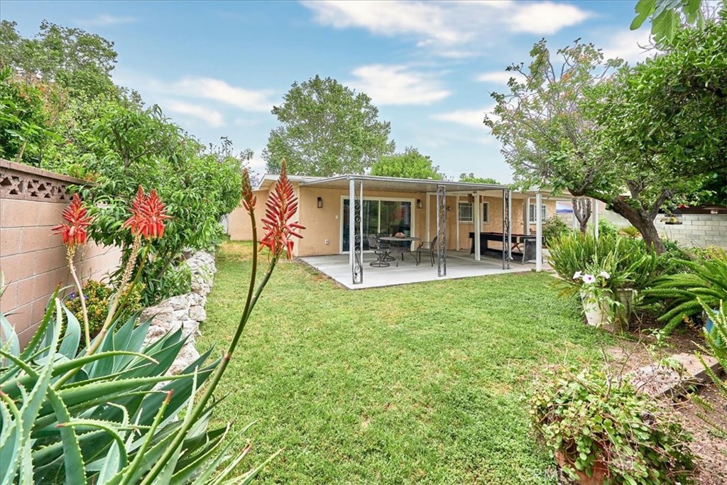 421 La Seda Road