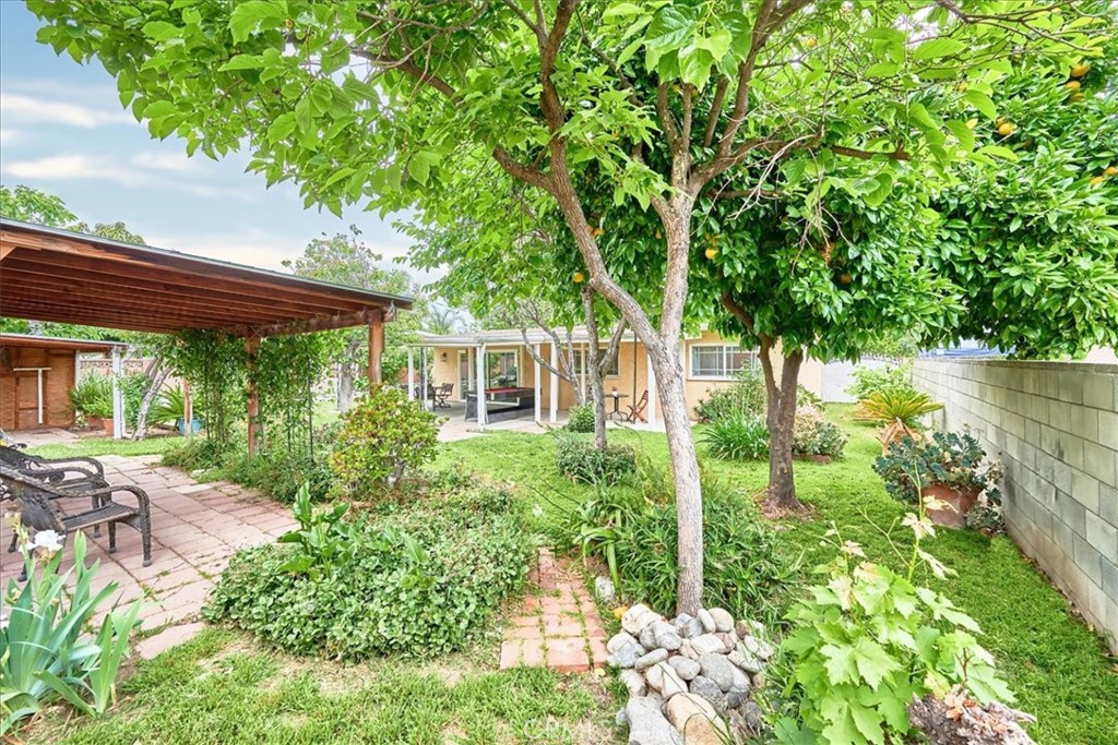 421 La Seda Road