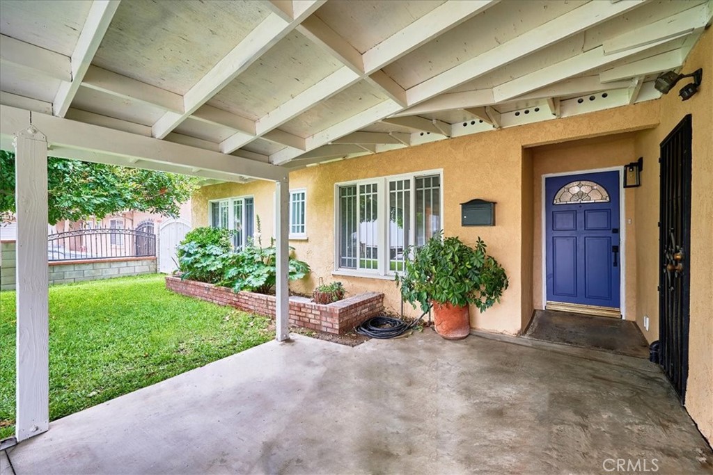 421 La Seda Road