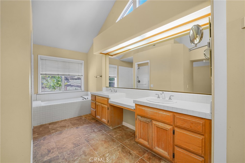 2230 Bloomfield Lane