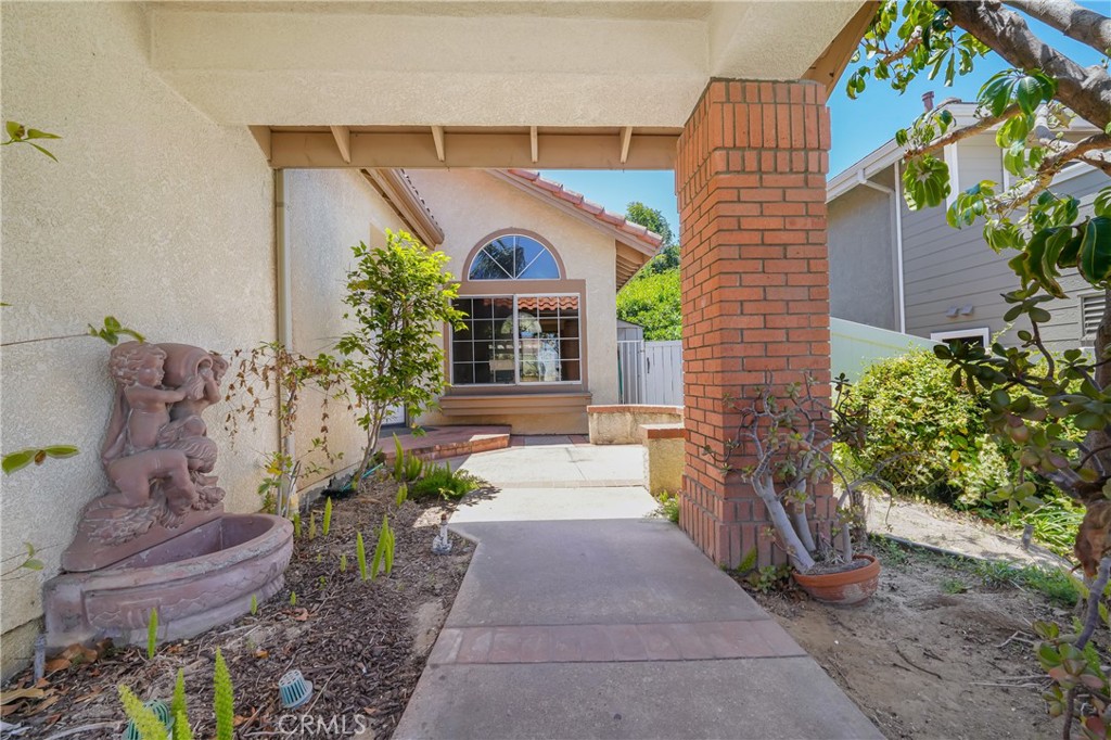 2230 Bloomfield Lane