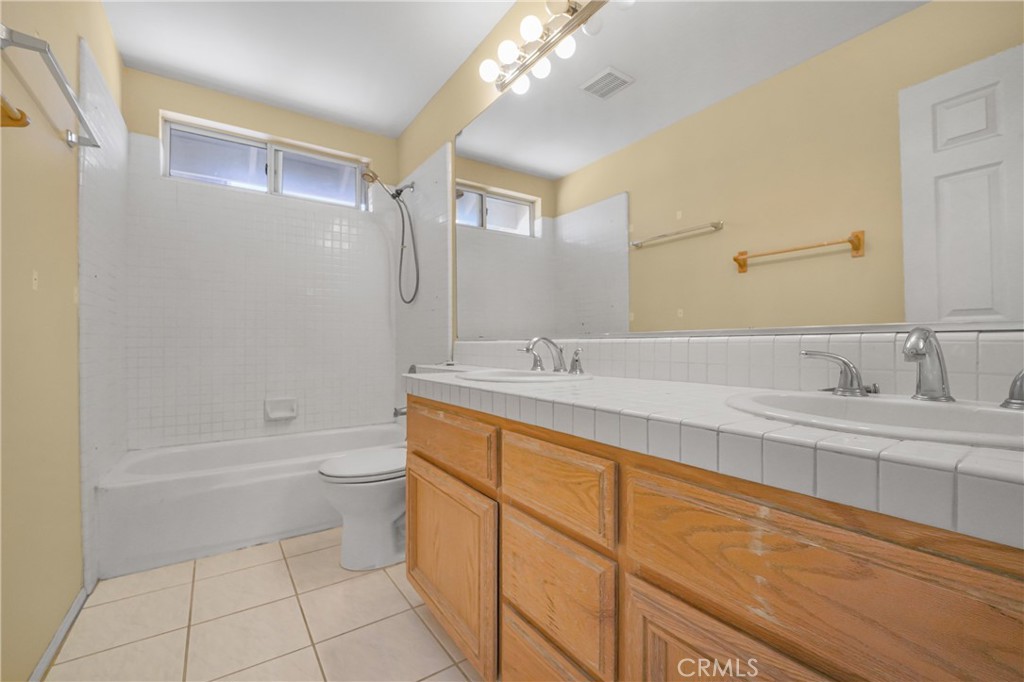 2230 Bloomfield Lane