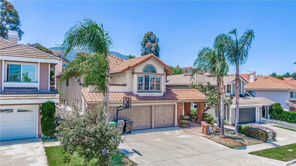 2230 Bloomfield Lane