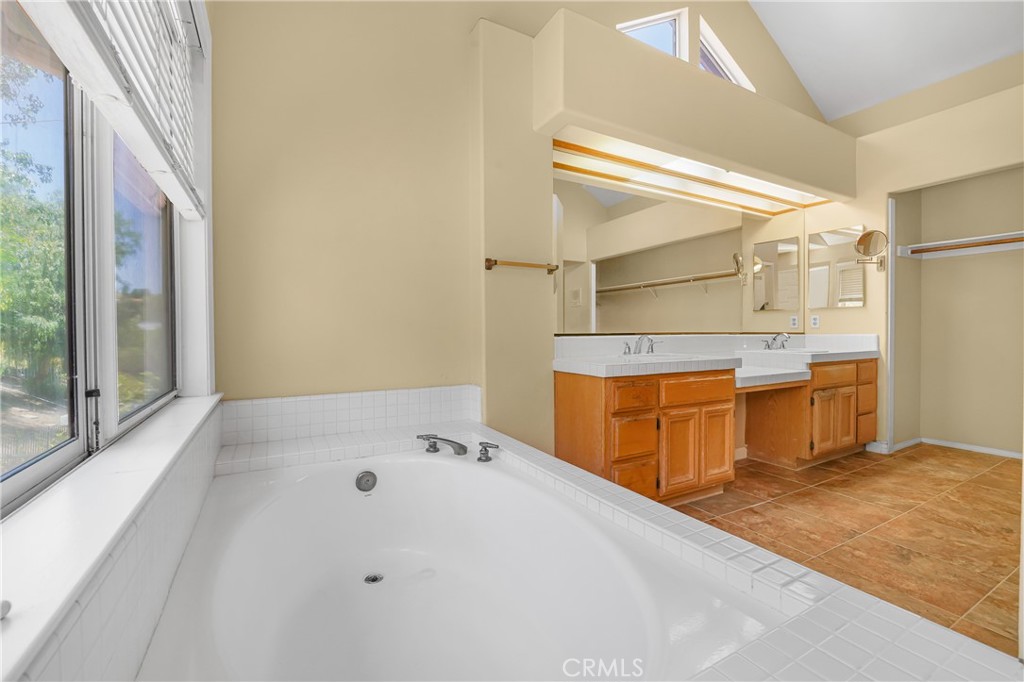 2230 Bloomfield Lane