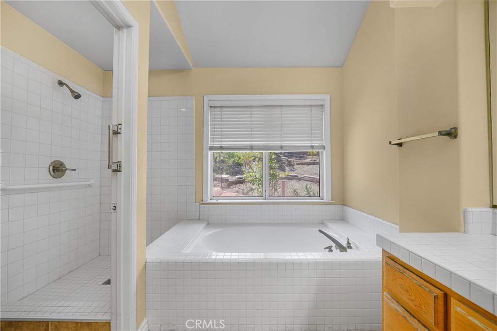 2230 Bloomfield Lane