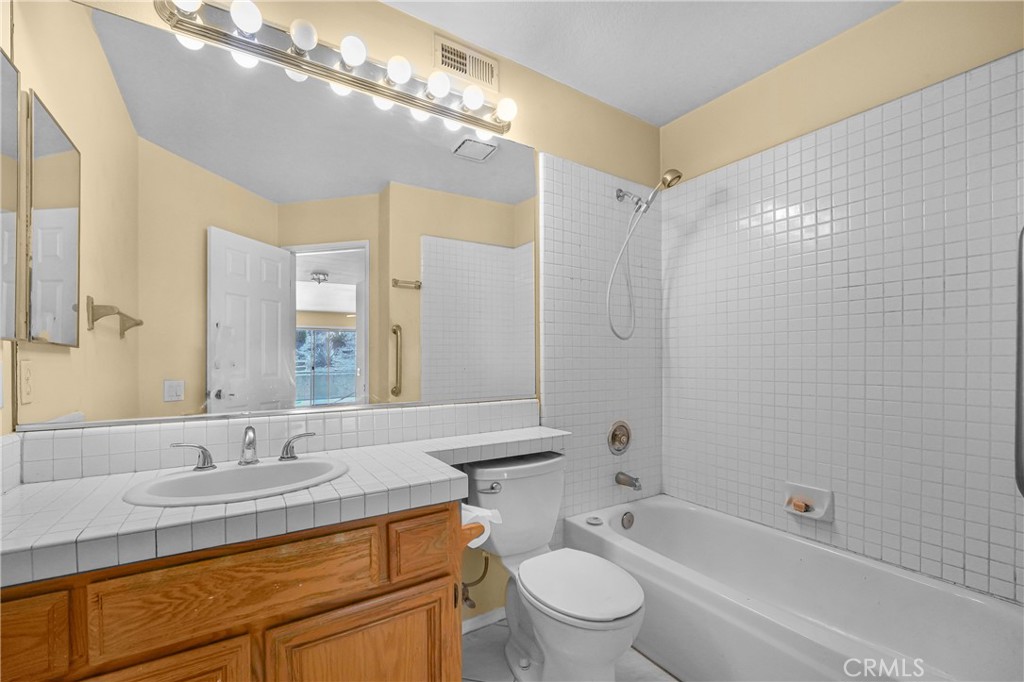 2230 Bloomfield Lane