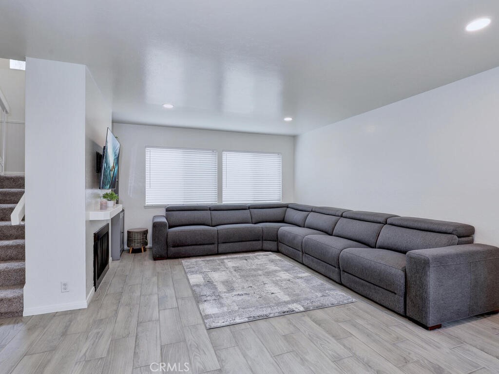 27415 Sereno