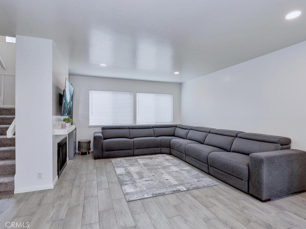 27415 Sereno