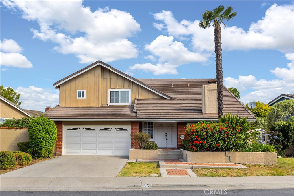 23 Deerwood E