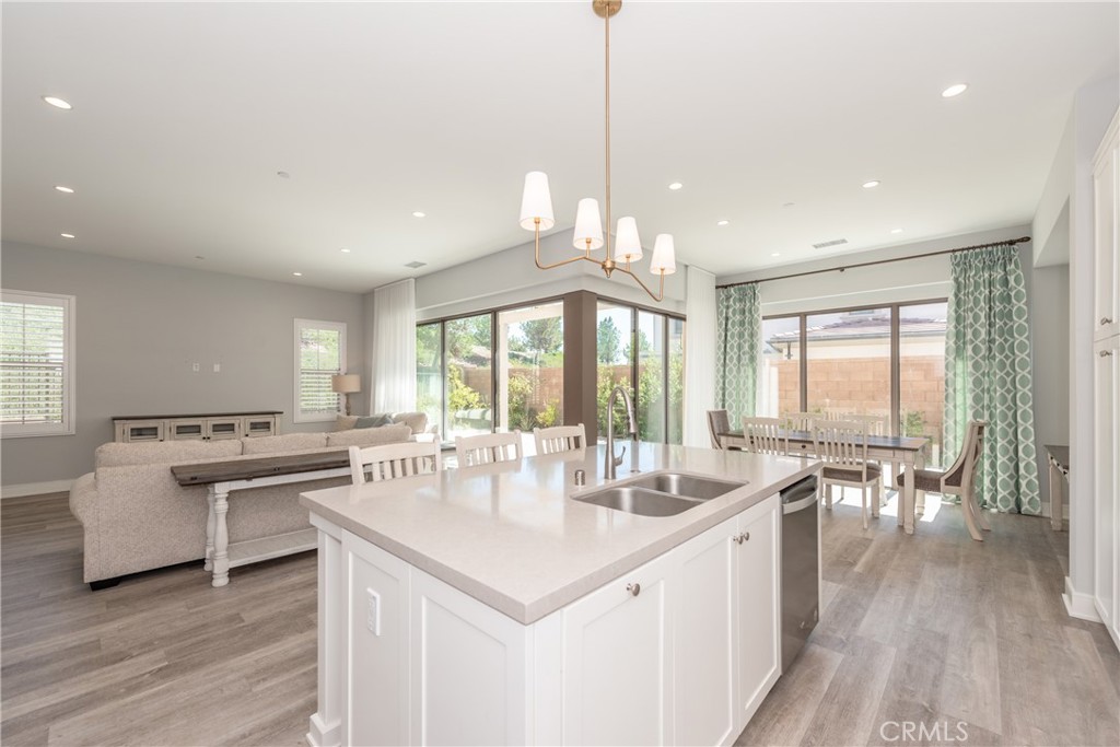 119 Plum Lily