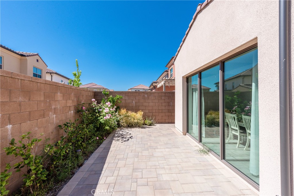 119 Plum Lily