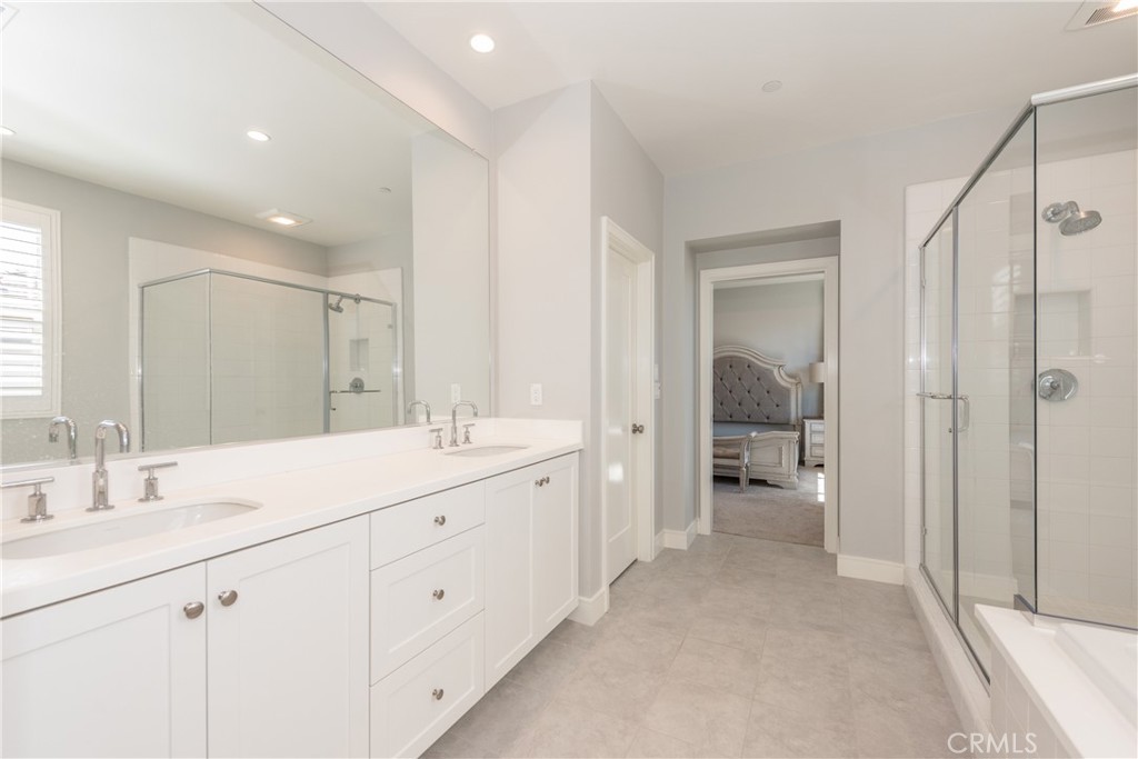 119 Plum Lily