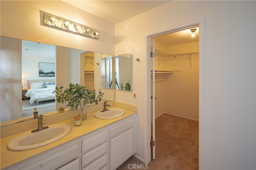 25676 Williamsburg Court
