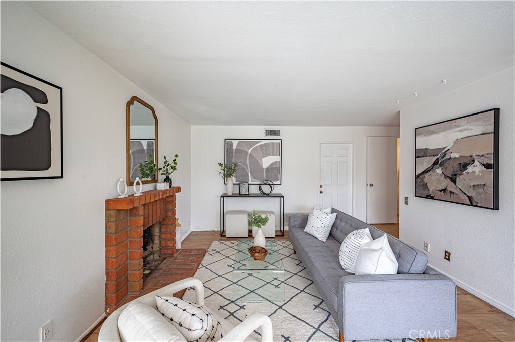 25676 Williamsburg Court