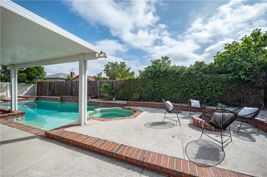 25676 Williamsburg Court