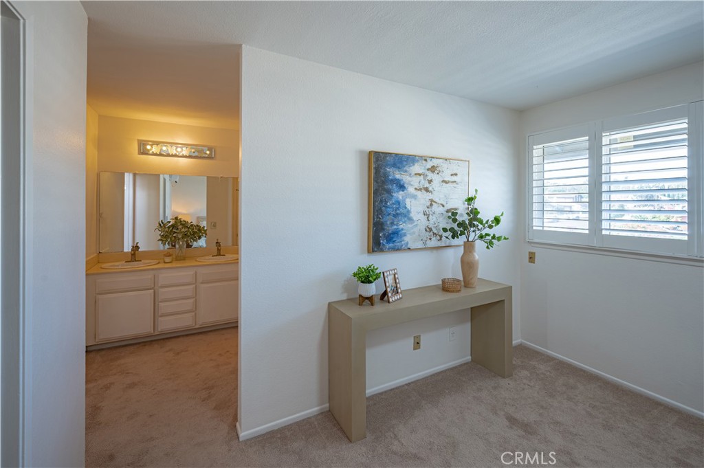25676 Williamsburg Court