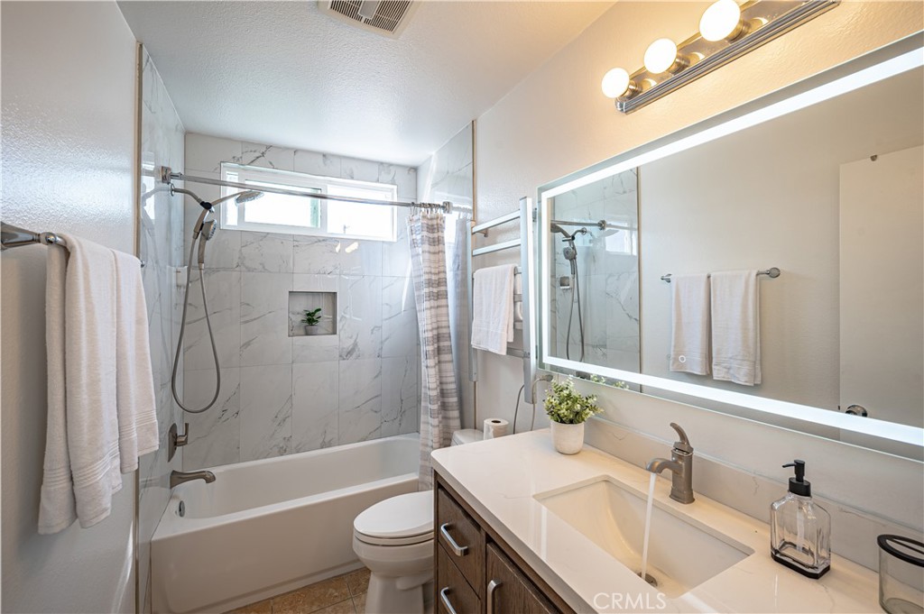 25676 Williamsburg Court