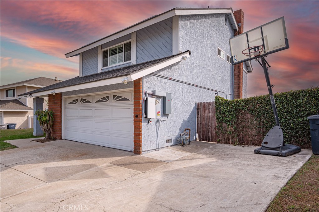 25676 Williamsburg Court