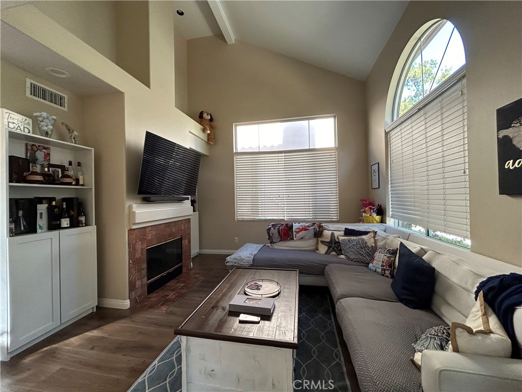 737 Paseo Westpark