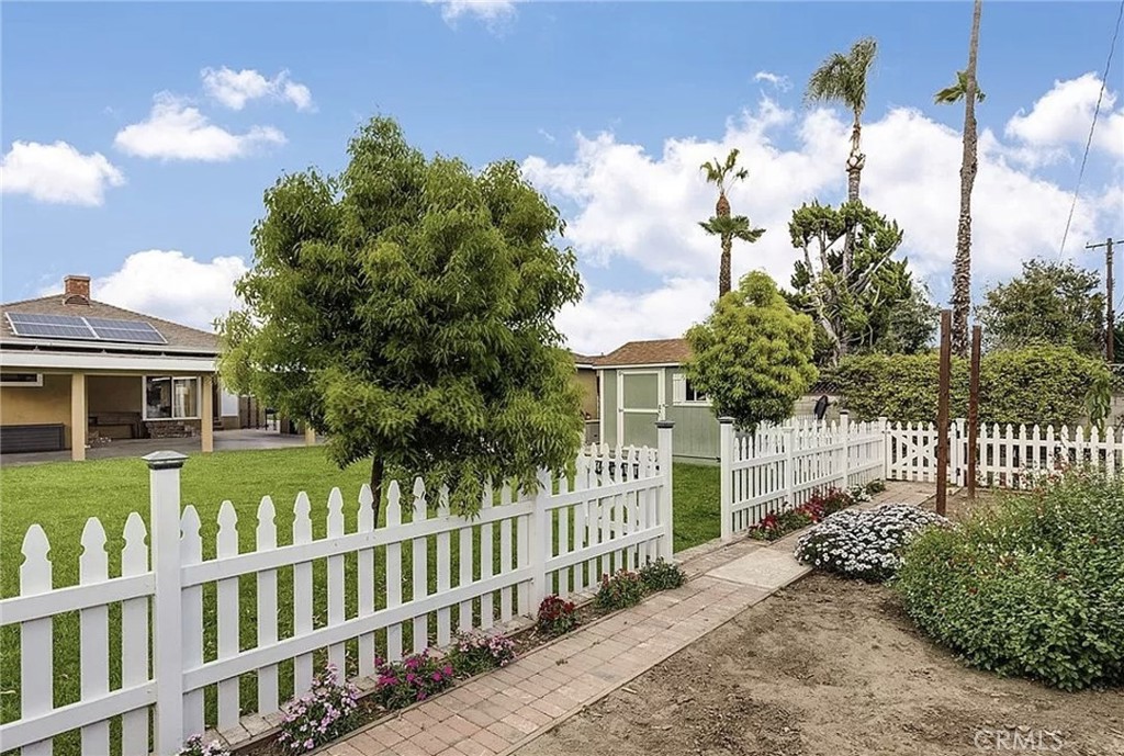 11332 Elmcrest Street